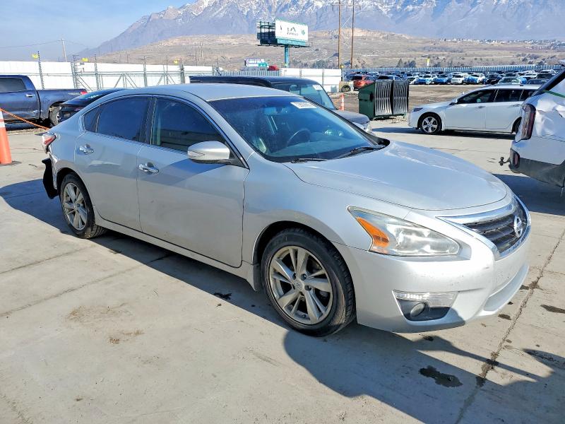 Продажа на аукционе авто 2015 Nissan Altima, vin: 1N4AL3AP6FN914425, номер лота: 72803685