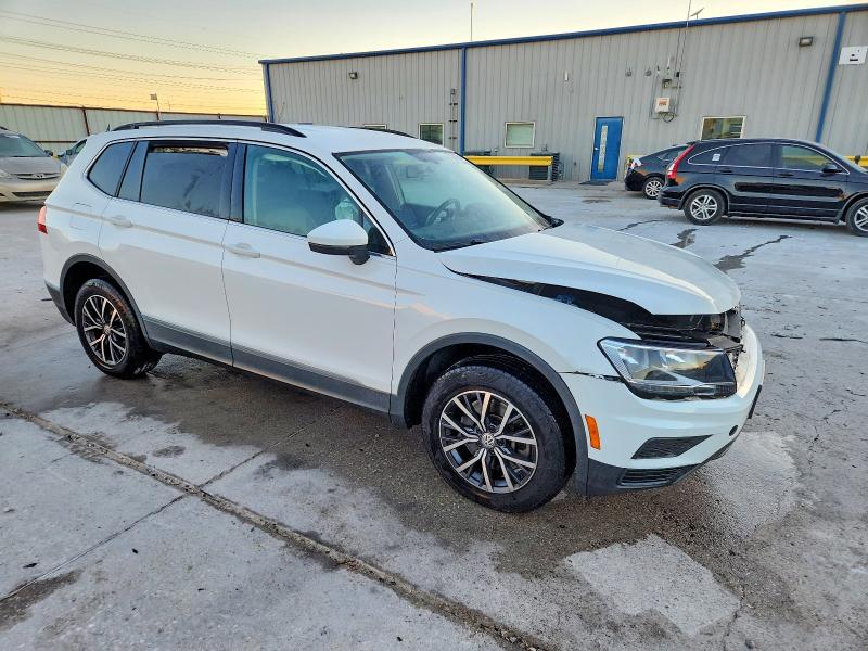 73327255 :رقم المزاد ، 3VV2B7AXXLM073063 vin ، 2020 Volkswagen Tiguan مزاد بيع