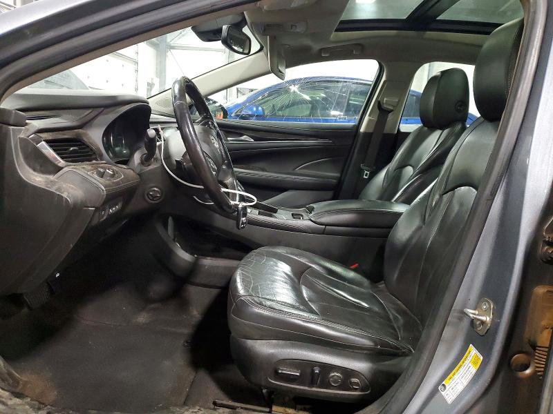 72833125 :رقم المزاد ، 1G4ZR5SS6JU131318 vin ، 2018 Buick Lacrosse مزاد بيع