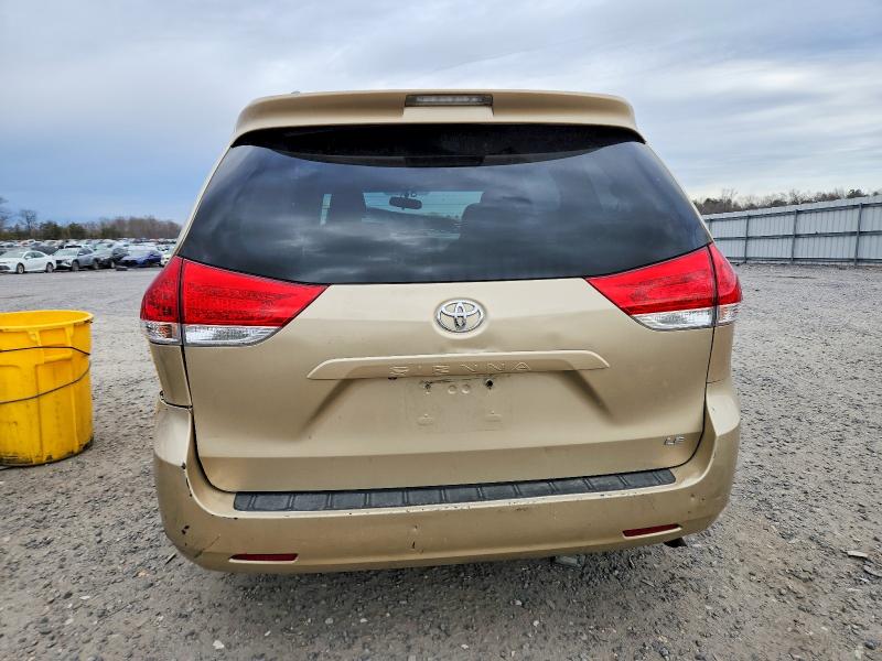 73469805 :رقم المزاد ، 5TDKK3DC5DS367424 vin ، 2013 Toyota Sienna مزاد بيع
