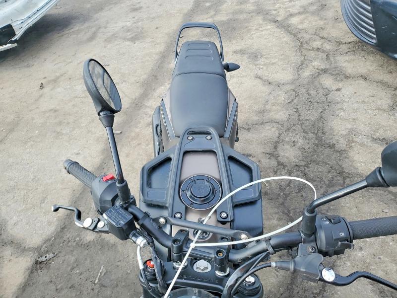 Продаж на аукціоні авто 2023 Husqvarna Vitpilen 401/svartpilen 401, vin: MD2JUJ403PC227145, номер лоту: 98449835