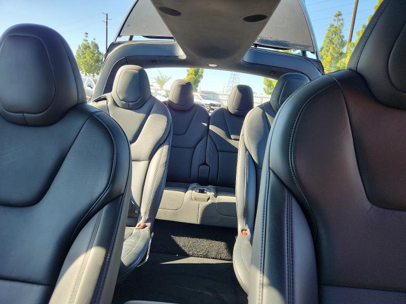 74792355 :رقم المزاد ، 7SAXCBE58NF328381 vin ، 2022 Tesla Model X مزاد بيع