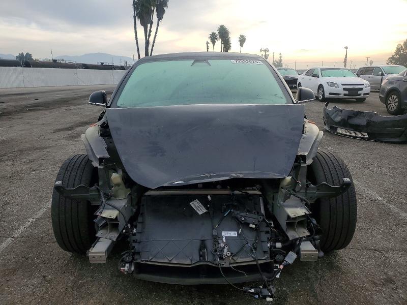 72332625 :رقم المزاد ، 5YJ3E1EB3LF806970 vin ، 2020 Tesla Model 3 مزاد بيع