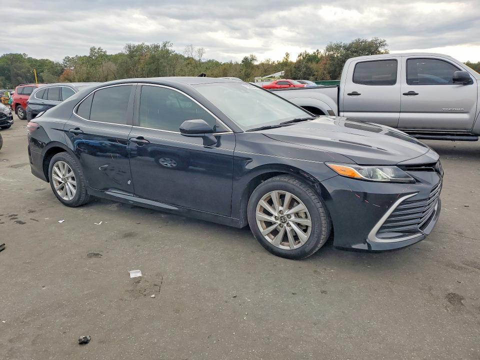 Продаж на аукціоні авто 2021 Toyota Camry, vin: 4T1C11AK6MU581627, номер лоту: 50733886