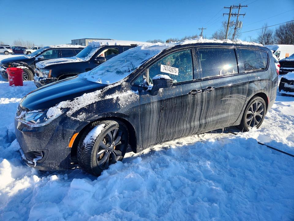 Продаж на аукціоні авто 2019 Chrysler Pacifica, vin: 2C4RC1EG5KR549101, номер лоту: 74743975