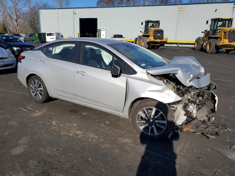 74082225 :رقم المزاد ، 3N1CN8EV4ML918220 vin ، 2021 Nissan Versa مزاد بيع