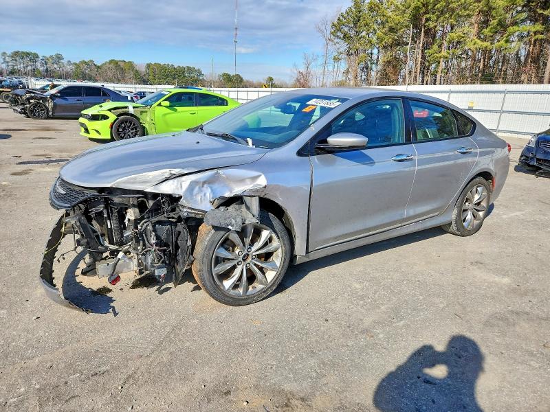 74351885 :رقم المزاد ، 1C3CCCBG5FN515639 vin ، 2015 Chrysler 200 مزاد بيع