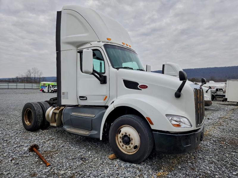 Продажа на аукционе авто 2017 Peterbilt 579, vin: 1XPBA48X8HD428853, номер лота: 93062165