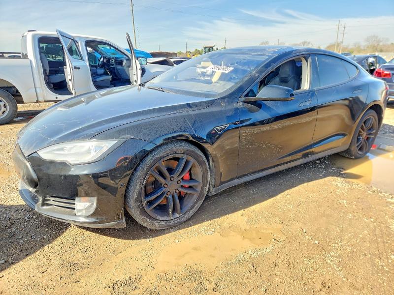 72696855 :رقم المزاد ، 5YJSA1S13FF100329 vin ، 2015 Tesla Model S 90 مزاد بيع