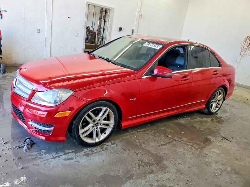 2012 Mercedes-benz C მანქანა იყიდება აუქციონზე, vin: WDDGF4HB4CR233105, აუქციონის ნომერი: 98772595