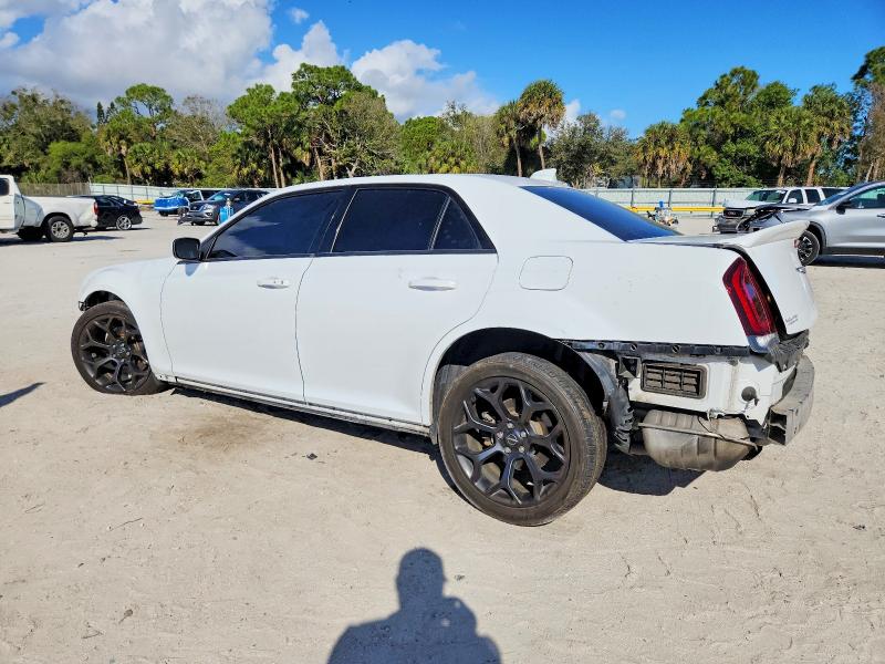 Продажа на аукционе авто 2020 Chrysler 300, vin: 2C3CCABT6LH180641, номер лота: 74373135