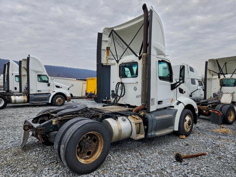 Продаж на аукціоні авто 2017 Peterbilt 579, vin: 1XPBA48X8HD428853, номер лоту: 93062165