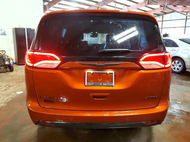 99165695 :رقم المزاد ، 2C4RC1GG2JR247826 vin ، 2018 Chrysler Pacifica مزاد بيع