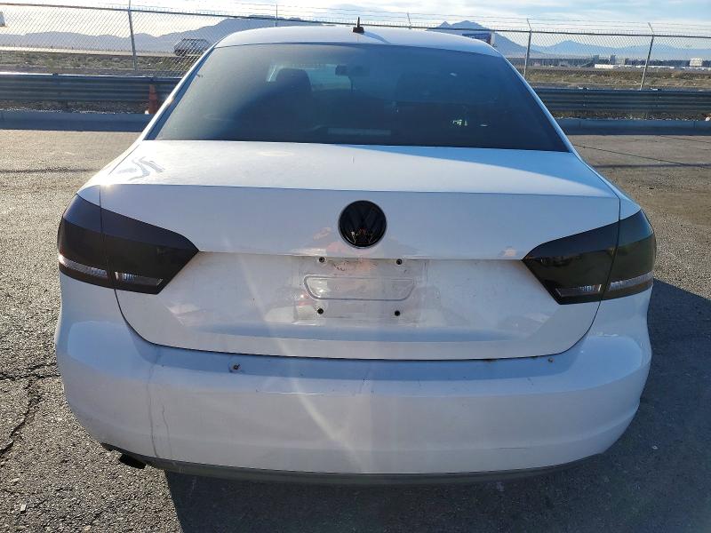 Продажа на аукционе авто 2015 Volkswagen Passat, vin: 1VWAT7A34FC016719, номер лота: 72401275