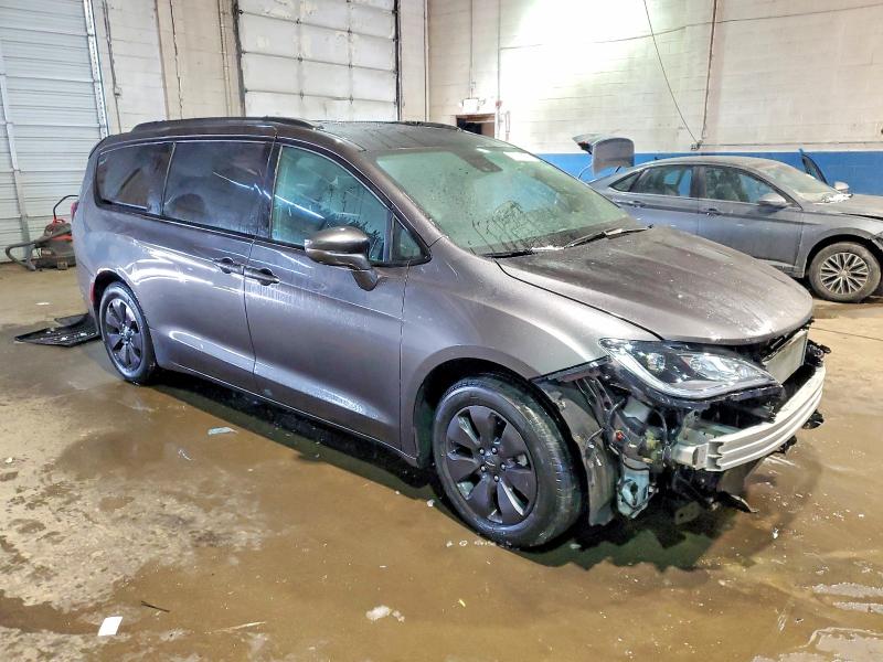 73245145 :رقم المزاد ، 2C4RC1N78KR616824 vin ، 2019 Chrysler Pacifica مزاد بيع