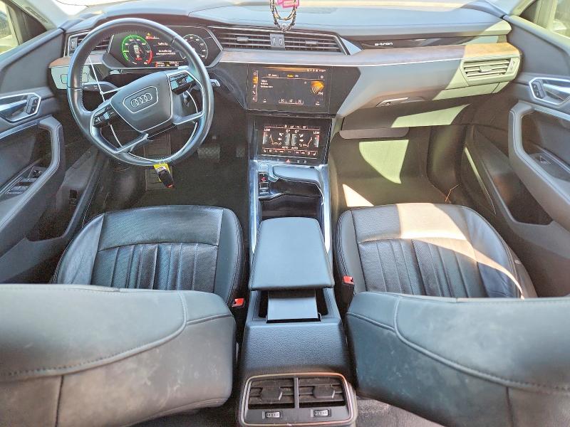 Продажа на аукционе авто 2019 Audi E-tron, vin: WA1LAAGE9KB024428, номер лота: 75000045