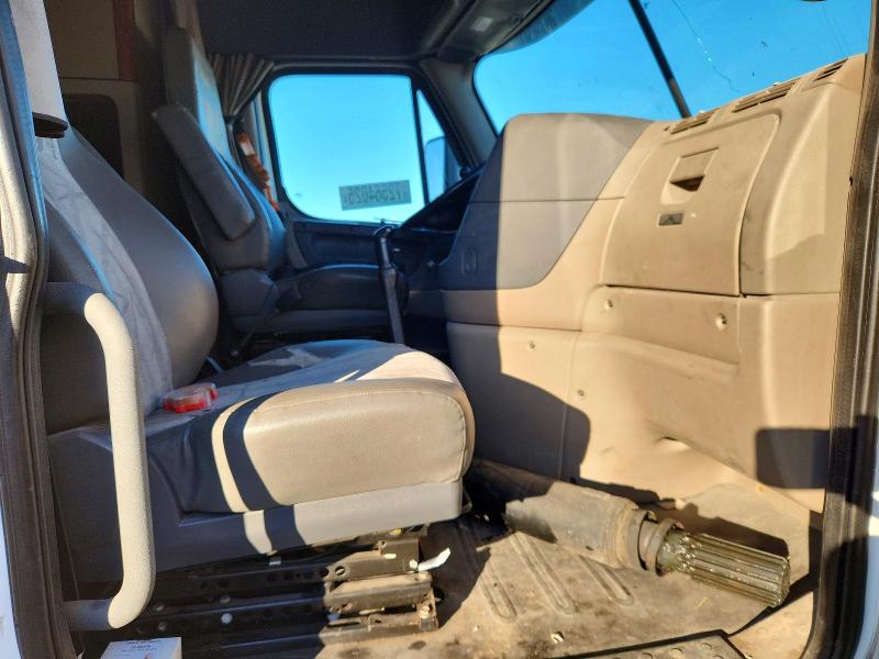2016 Freightliner Cascadia 125 მანქანა იყიდება აუქციონზე, vin: 3AKJGLD6XGSGY6539, აუქციონის ნომერი: 72564025