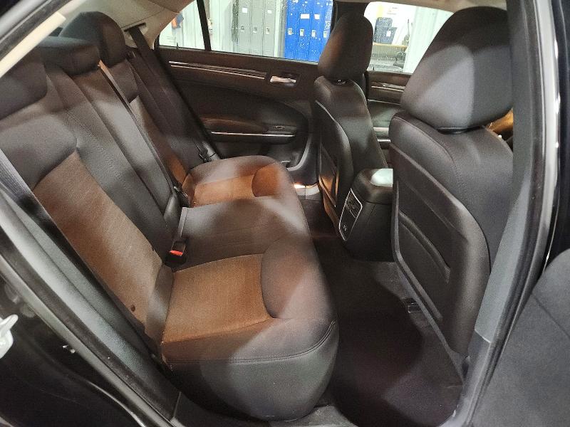 73506255 :رقم المزاد ، 2C3CCAAG0JH320989 vin ، 2018 Chrysler 300 Tourin مزاد بيع