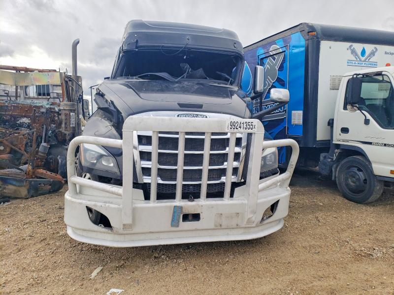Продажа на аукционе авто 2019 Freightliner Cascadia 126, vin: 3AKNHHD12KSHW5664, номер лота: 99241355