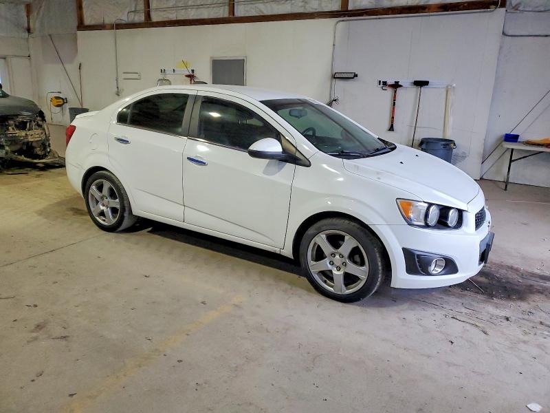 73618225 :رقم المزاد ، 1G1JE5SB7F4204743 vin ، 2015 Chevrolet Sonic مزاد بيع