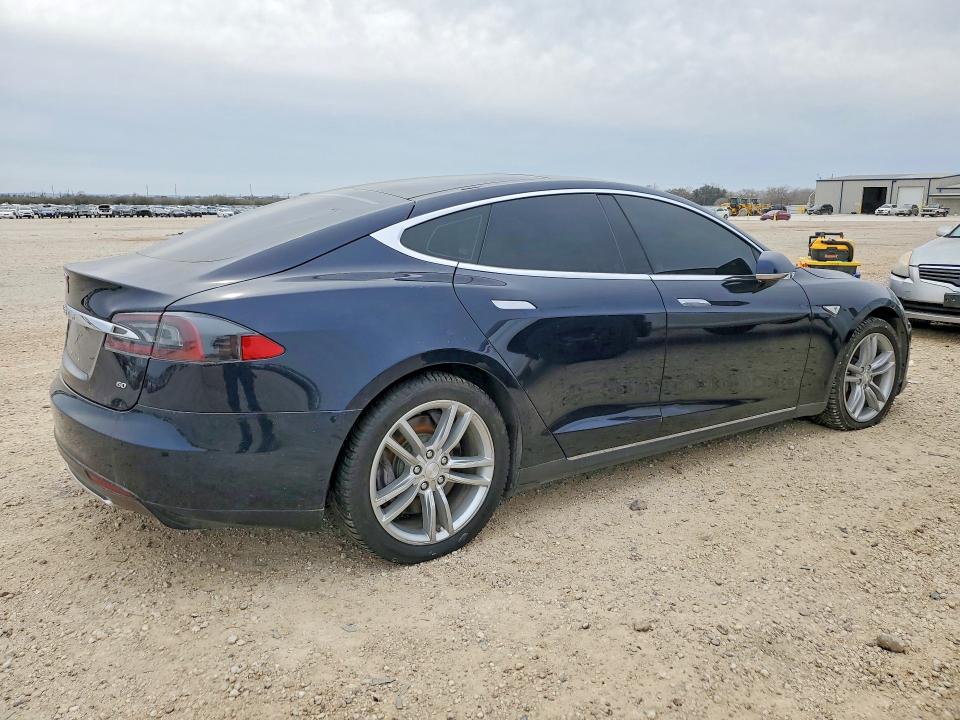 Продажа на аукционе авто 2014 Tesla Model S, vin: 5YJSA1S11EFP45267, номер лота: 75492585