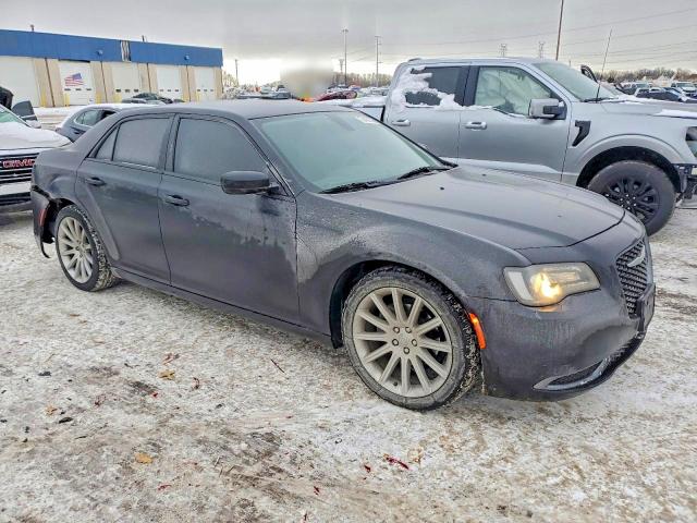 73497555 :رقم المزاد ، 2C3CCAAGXJH338450 vin ، 2018 Chrysler 300 مزاد بيع