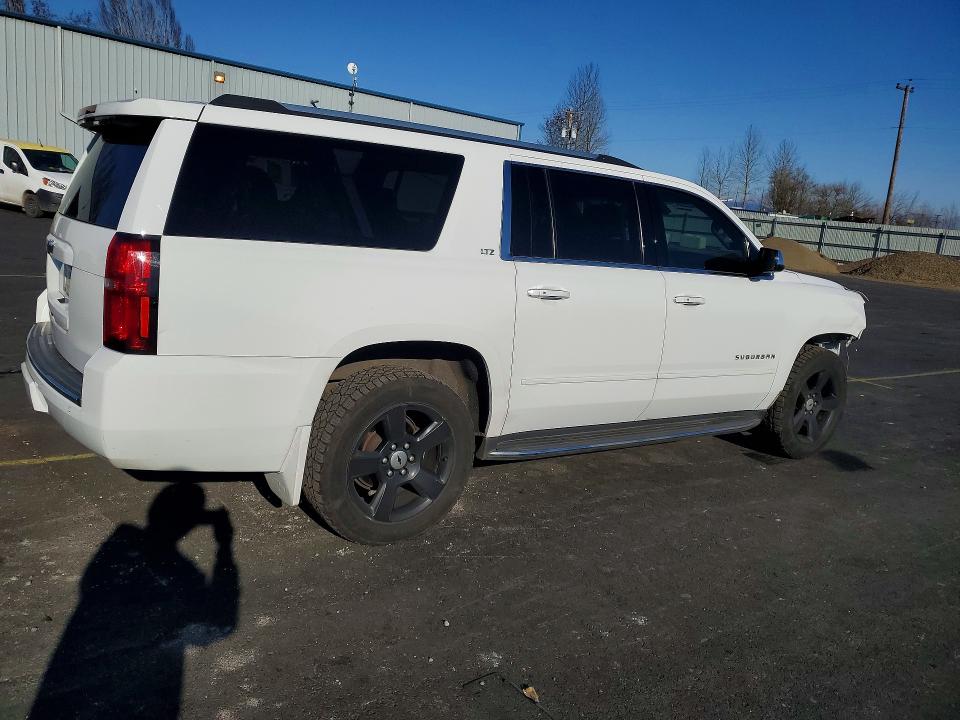 Aukcja sprzedaży 2016 Chevrolet Suburban, vin: 1GNSKJKC0GR240517, numer aukcji: 74213805
