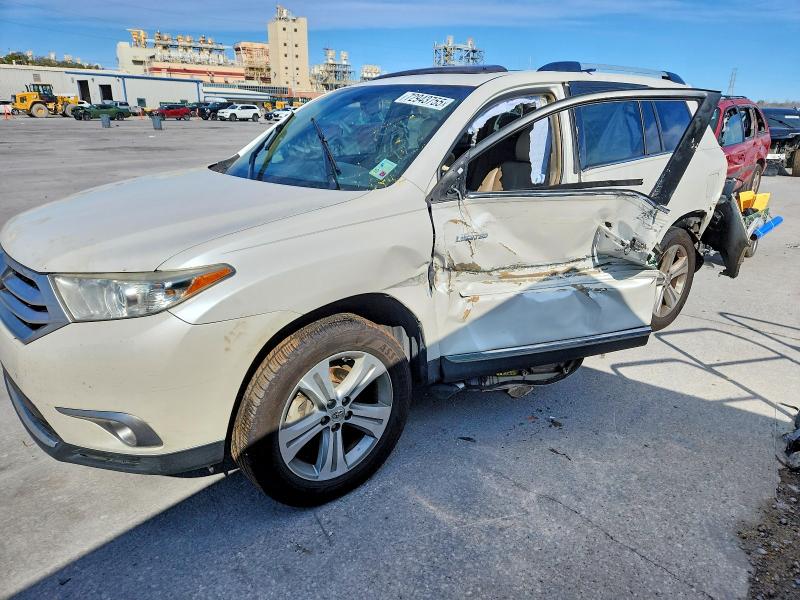 72943755 :رقم المزاد ، 5TDYK3EH4DS099972 vin ، 2013 Toyota Highlander مزاد بيع