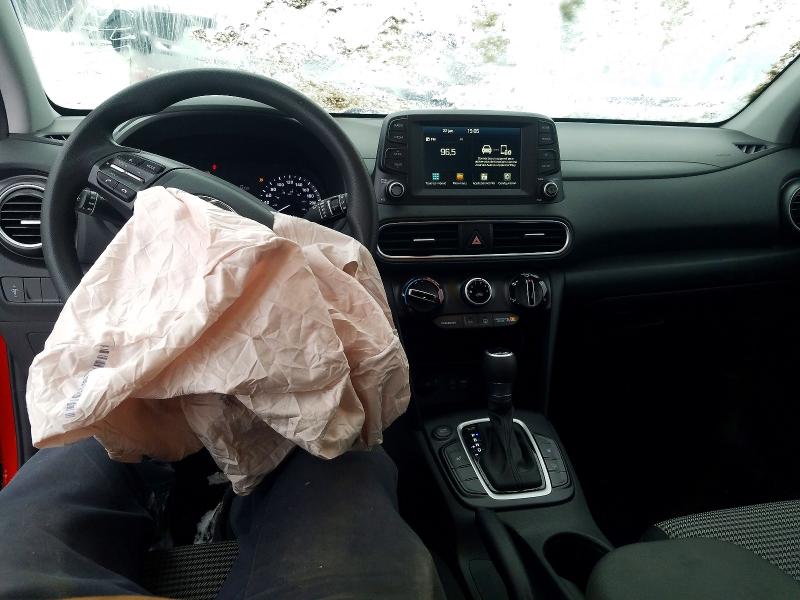 2020 Hyundai Kona Se მანქანა იყიდება აუქციონზე, vin: KM8K12AA9LU477897, აუქციონის ნომერი: 74205265