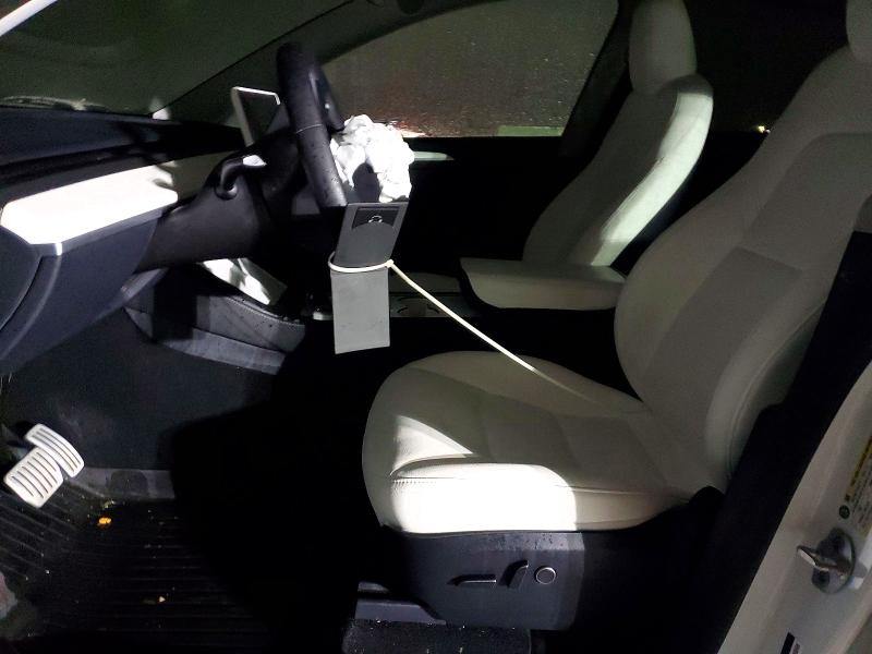 2024 Tesla Model Y მანქანა იყიდება აუქციონზე, vin: 7SAYGDEFXRF022088, აუქციონის ნომერი: 99164315