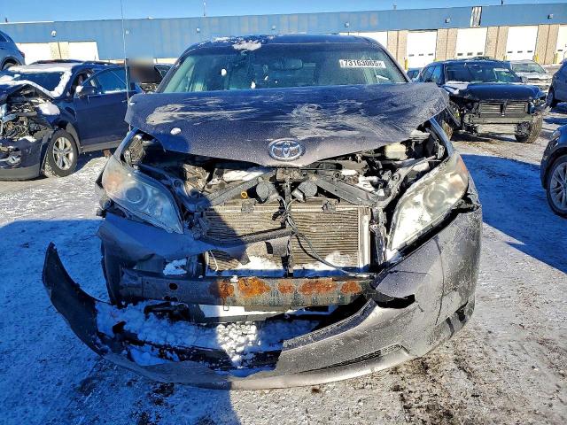 73163065 :رقم المزاد ، 5TDKK3DCXDS347802 vin ، 2013 Toyota Sienna مزاد بيع