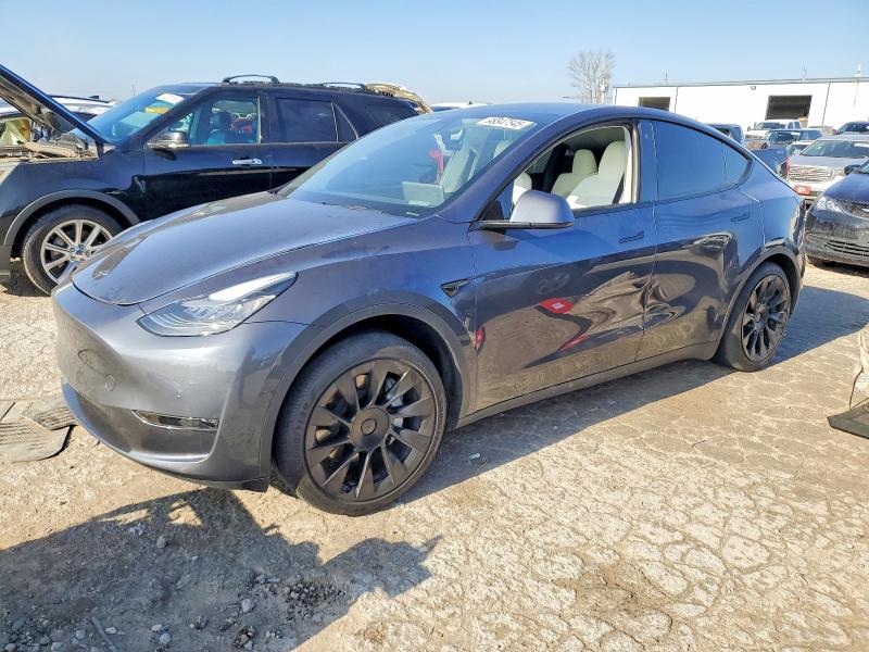 98347545 :رقم المزاد ، 5YJYGDEE0MF061110 vin ، 2021 Tesla Model Y مزاد بيع