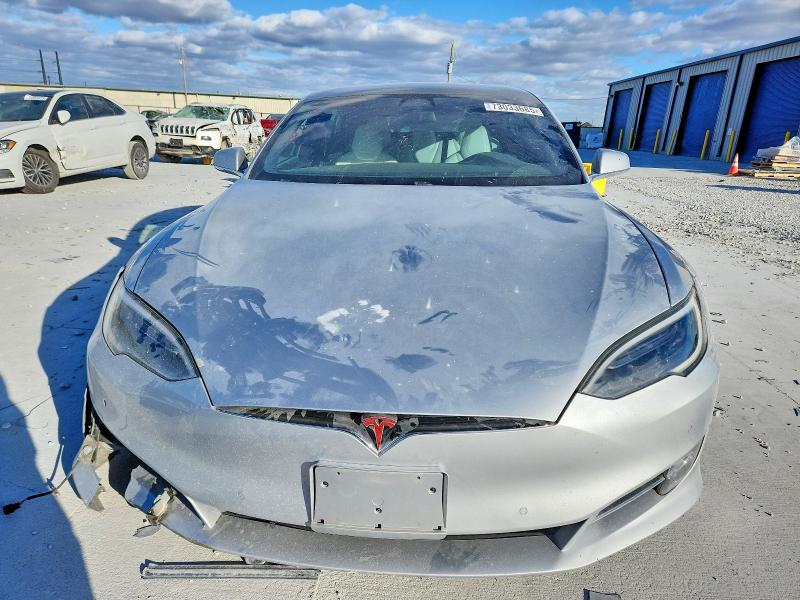 2018 Tesla Model S მანქანა იყიდება აუქციონზე, vin: 5YJSA1E20JF269995, აუქციონის ნომერი: 73033685