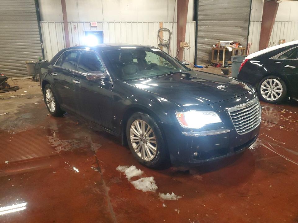 Продажа на аукционе авто 2013 Chrysler 300c, vin: 2C3CCAKT9DH717326, номер лота: 74472675
