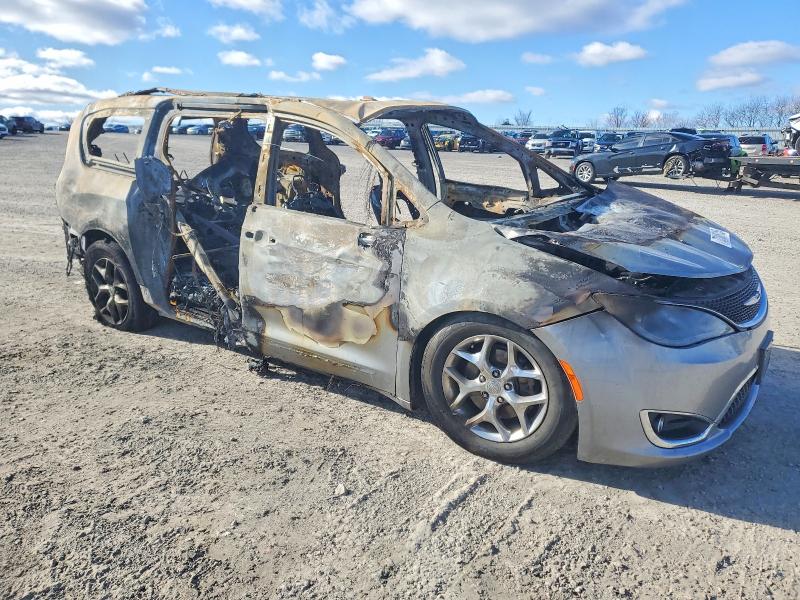 72106115 :رقم المزاد ، 2C4RC1GG8JR185767 vin ، 2018 Chrysler Pacifica مزاد بيع