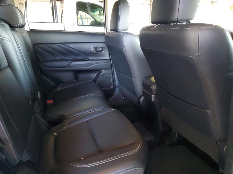 Продаж на аукціоні авто 2018 Mitsubishi Outlander, vin: JA4J24A52JZ070056, номер лоту: 74233655
