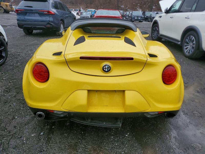 Aukcja sprzedaży 2015 Alfa Romeo 4c Spider, vin: ZARBAAB49FM169436, numer aukcji: 72646135