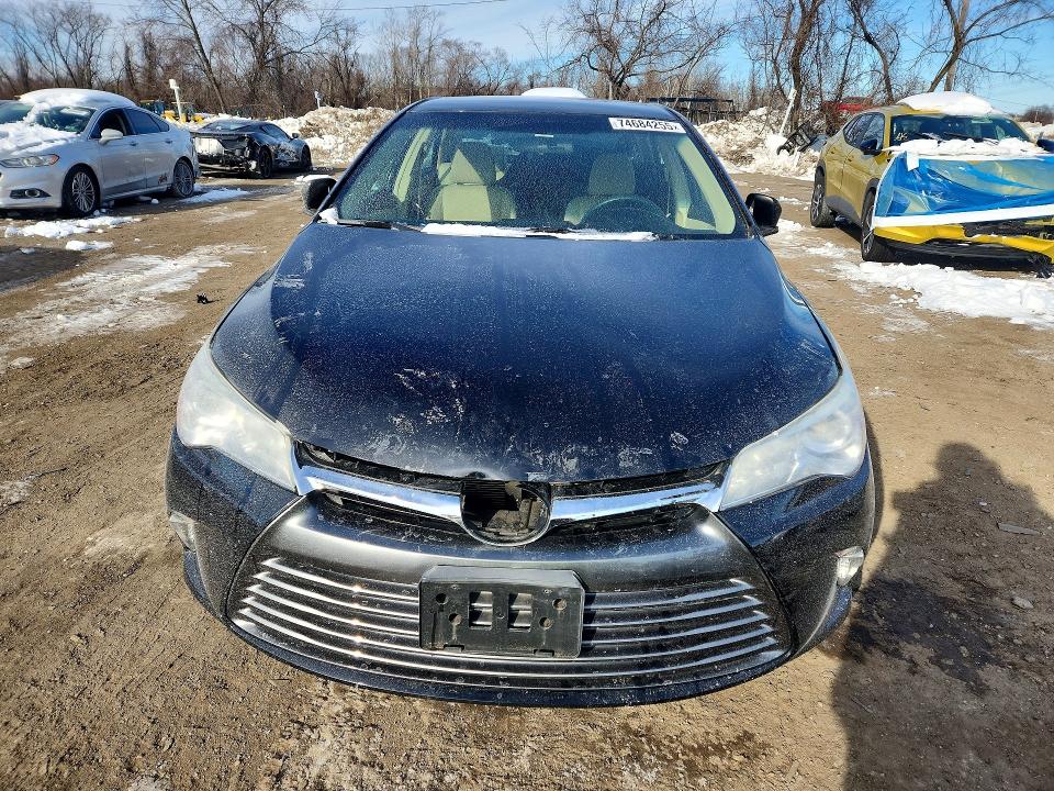 74684255 :رقم المزاد ، 4T1BF1FK7HU705156 vin ، 2017 Toyota Camry مزاد بيع