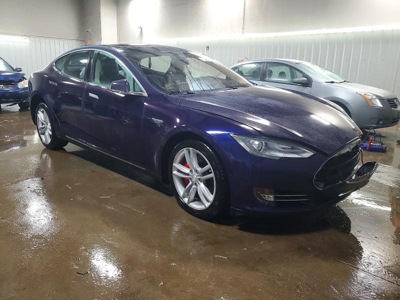 73259305 :رقم المزاد ، 5YJSA1H41FF083208 vin ، 2015 Tesla Model S مزاد بيع