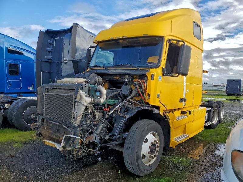 50681026 :رقم المزاد ، 4V4NC9EJ6DN566082 vin ، 2013 Volvo Vnl 670 مزاد بيع