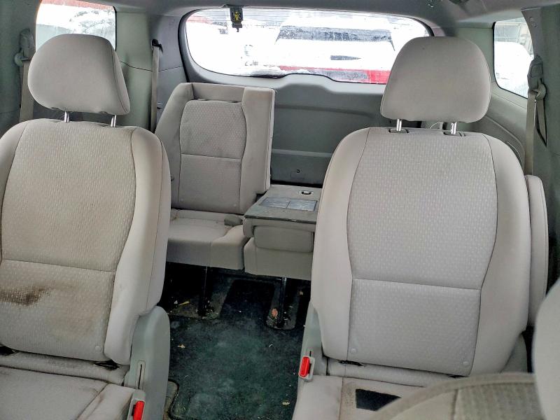 Продаж на аукціоні авто 2018 Kia Sedona, vin: KNDMB5C16J6375967, номер лоту: 98598395
