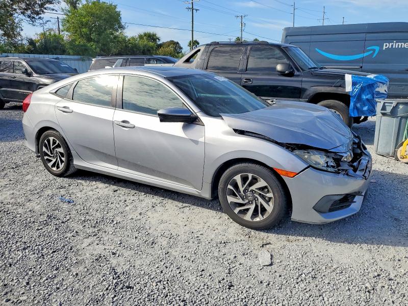 98045155 :رقم المزاد ، 19XFC2F76JE029657 vin ، 2018 Honda Civic مزاد بيع