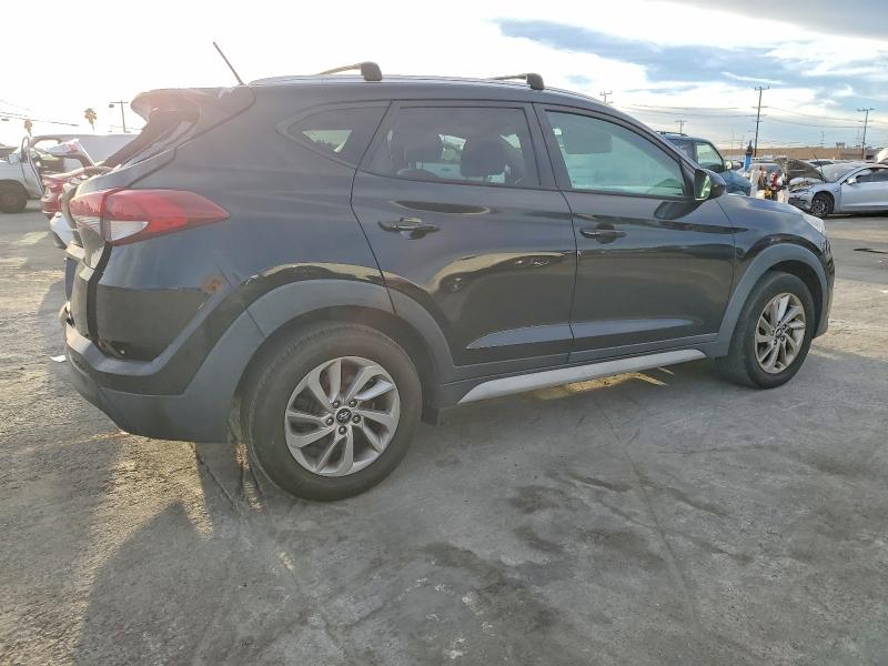 Продаж на аукціоні авто 2017 Hyundai Tucson, vin: KM8J33A49HU460868, номер лоту: 99575845