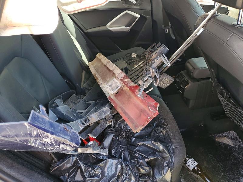 74458405 :رقم المزاد ، WA1AUCF39M1075012 vin ، 2021 Audi Q3 مزاد بيع