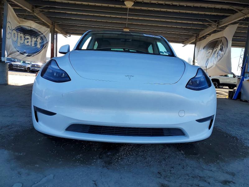 2025 Tesla Model Y მანქანა იყიდება აუქციონზე, vin: 7SAYGDED6SA359293, აუქციონის ნომერი: 72277325