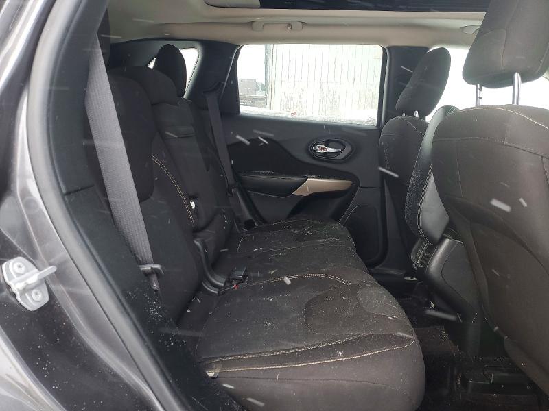73792585 :رقم المزاد ، 1C4PJMCS0HW567947 vin ، 2017 Jeep Cherokee مزاد بيع