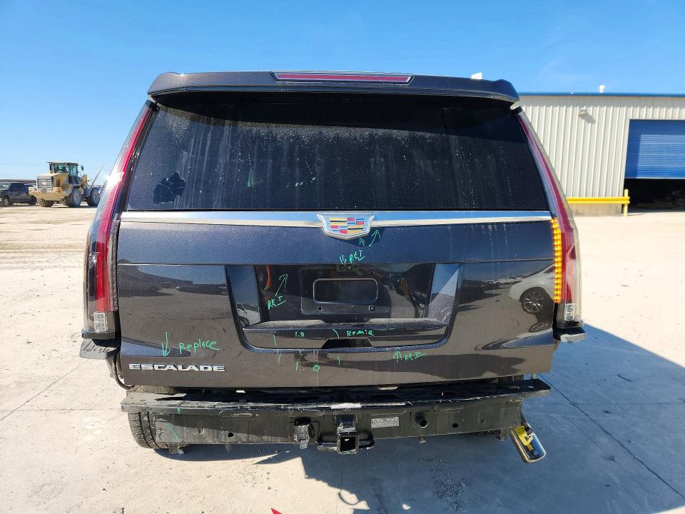 74920705 :رقم المزاد ، 1GYS4DKJ2JR242127 vin ، 2018 Cadillac Escalade مزاد بيع