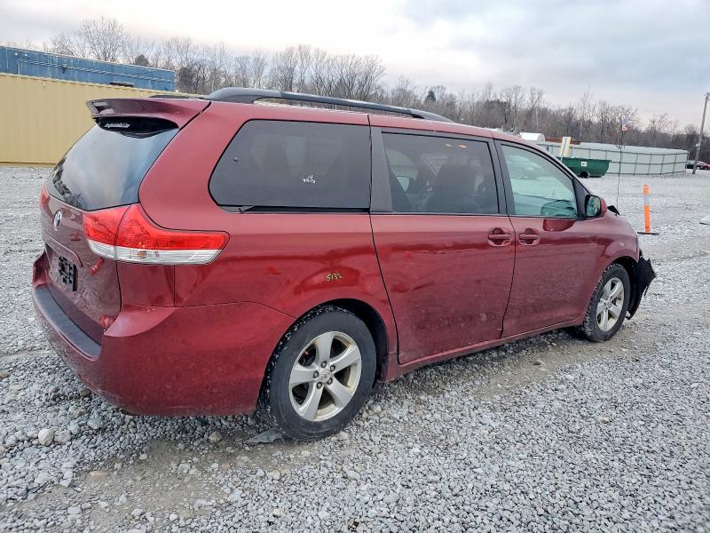 Продаж на аукціоні авто 2011 Toyota Sienna, vin: 5TDKK3DC3BS020252, номер лоту: 97976295