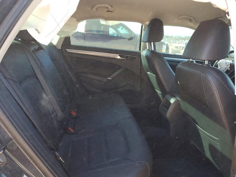 74083115 :رقم المزاد ، 1VWDT7A31HC015687 vin ، 2017 Volkswagen Passat مزاد بيع