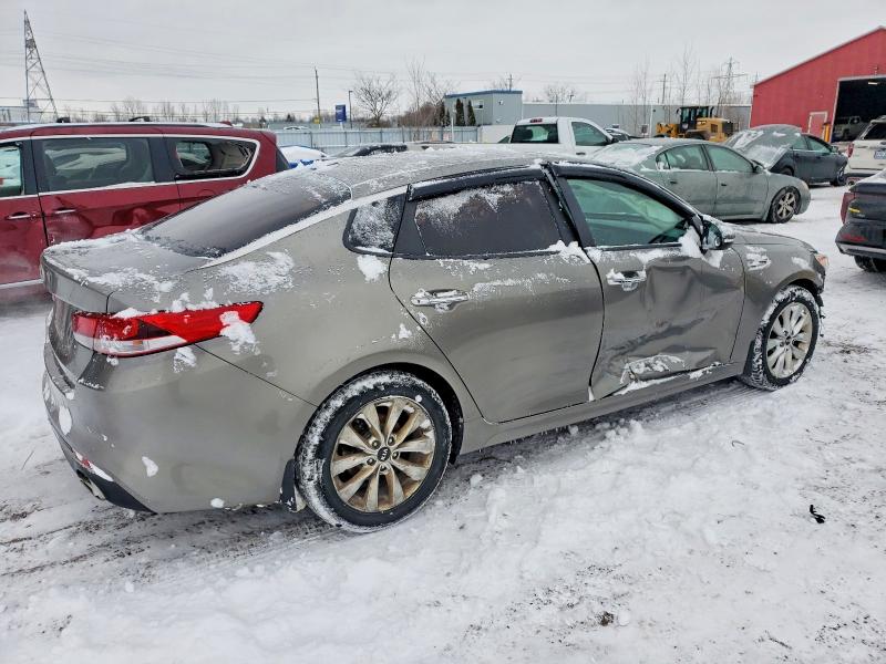 Продажа на аукционе авто 2017 Kia Optima Lx 4dr, vin: 5XXGT4L32HG162452, номер лота: 98782805